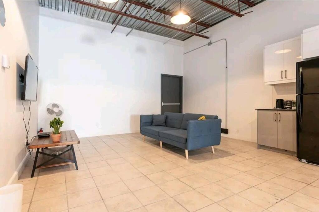 Апартаменты No°1~Plaza St-Hubert~Metro Jean-Talon~Jarry Parc Монреаль Экстерьер фото