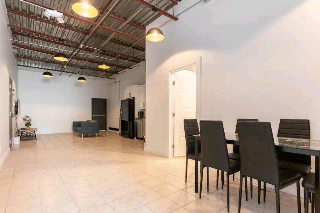 Апартаменты No°1~Plaza St-Hubert~Metro Jean-Talon~Jarry Parc Монреаль Экстерьер фото